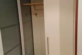 Schreinerei Ilin - Kleine Garderobe mit vielen Funktionen (2)